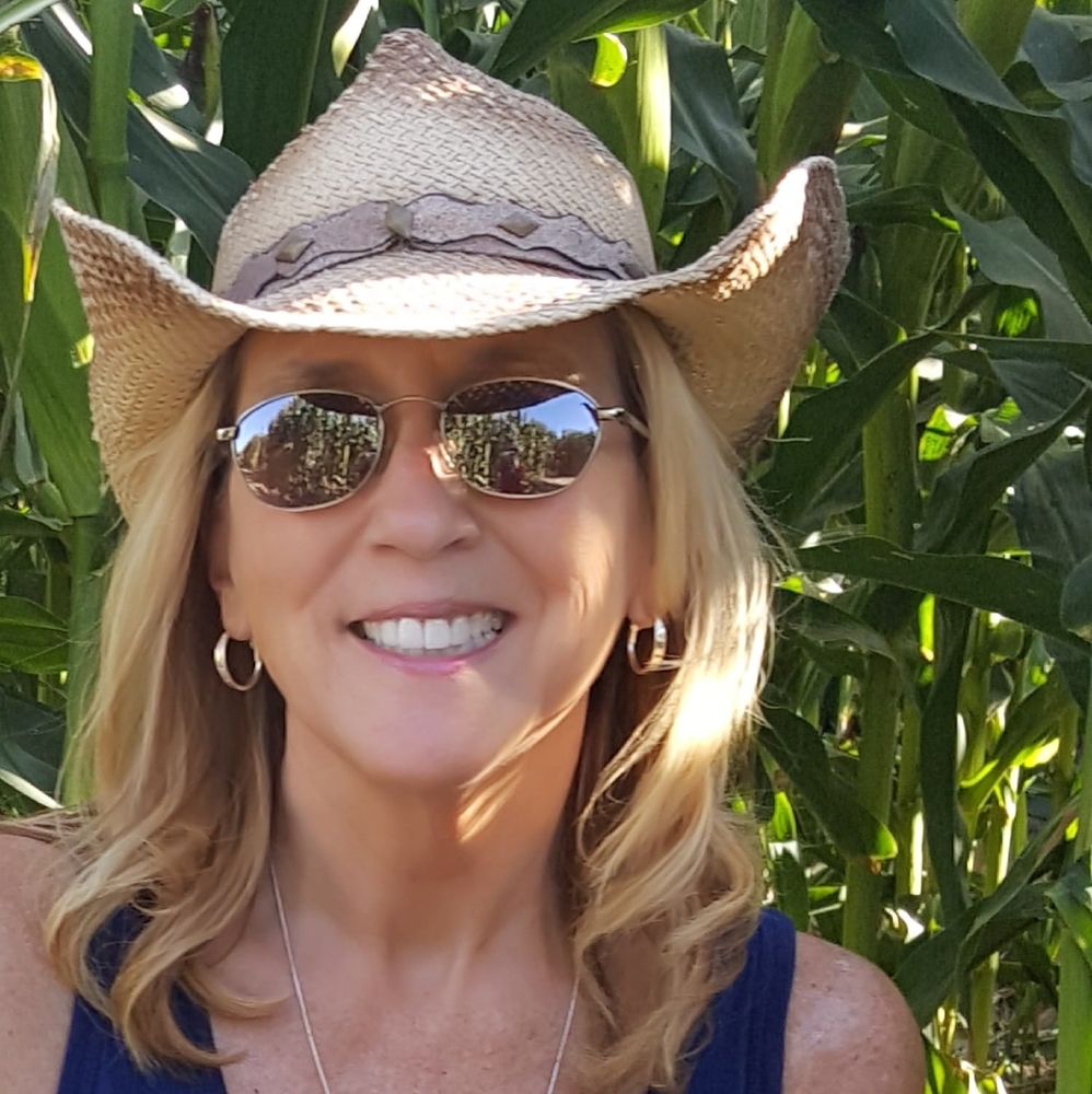 Meet your Posher, Kelly